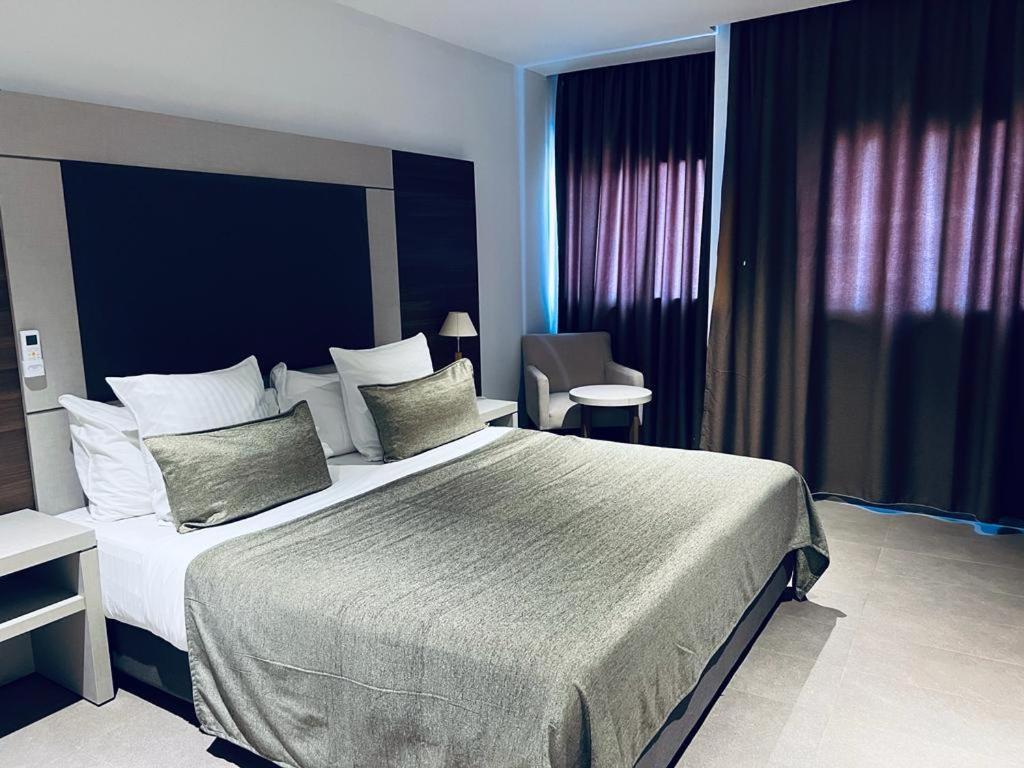 Grand Hotel Central Conakry Esterno foto
