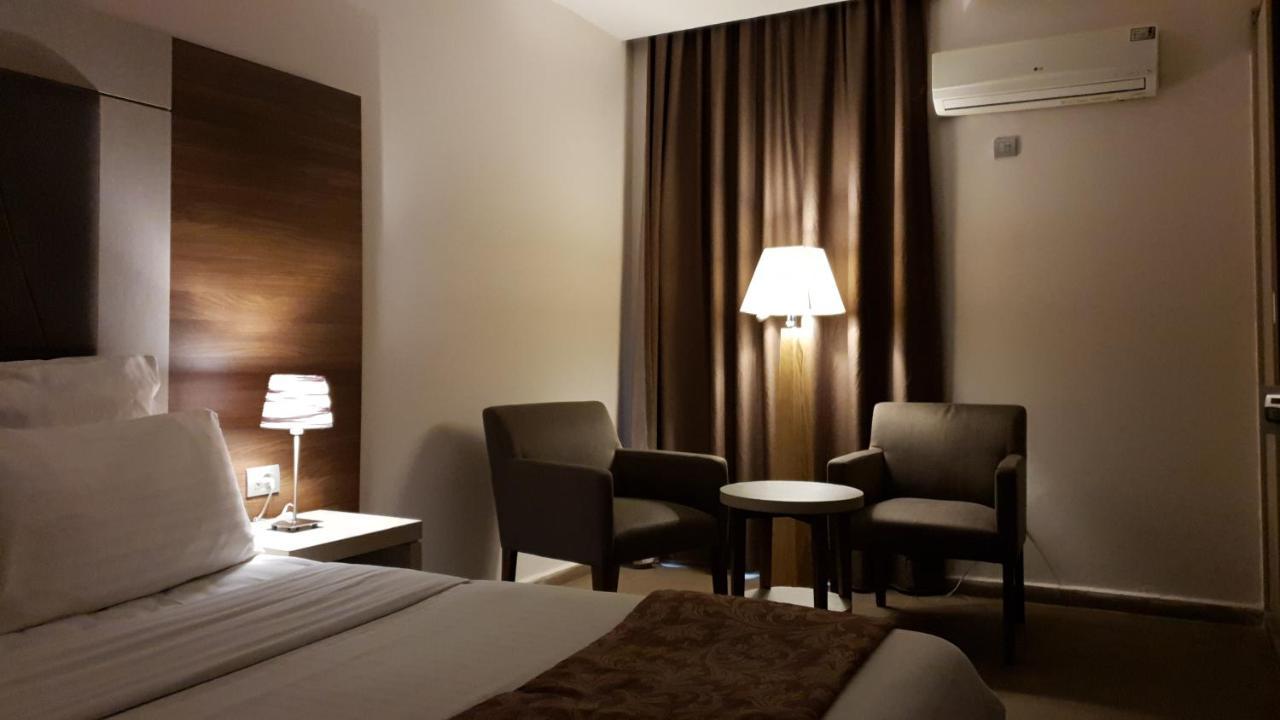 Grand Hotel Central Conakry Esterno foto