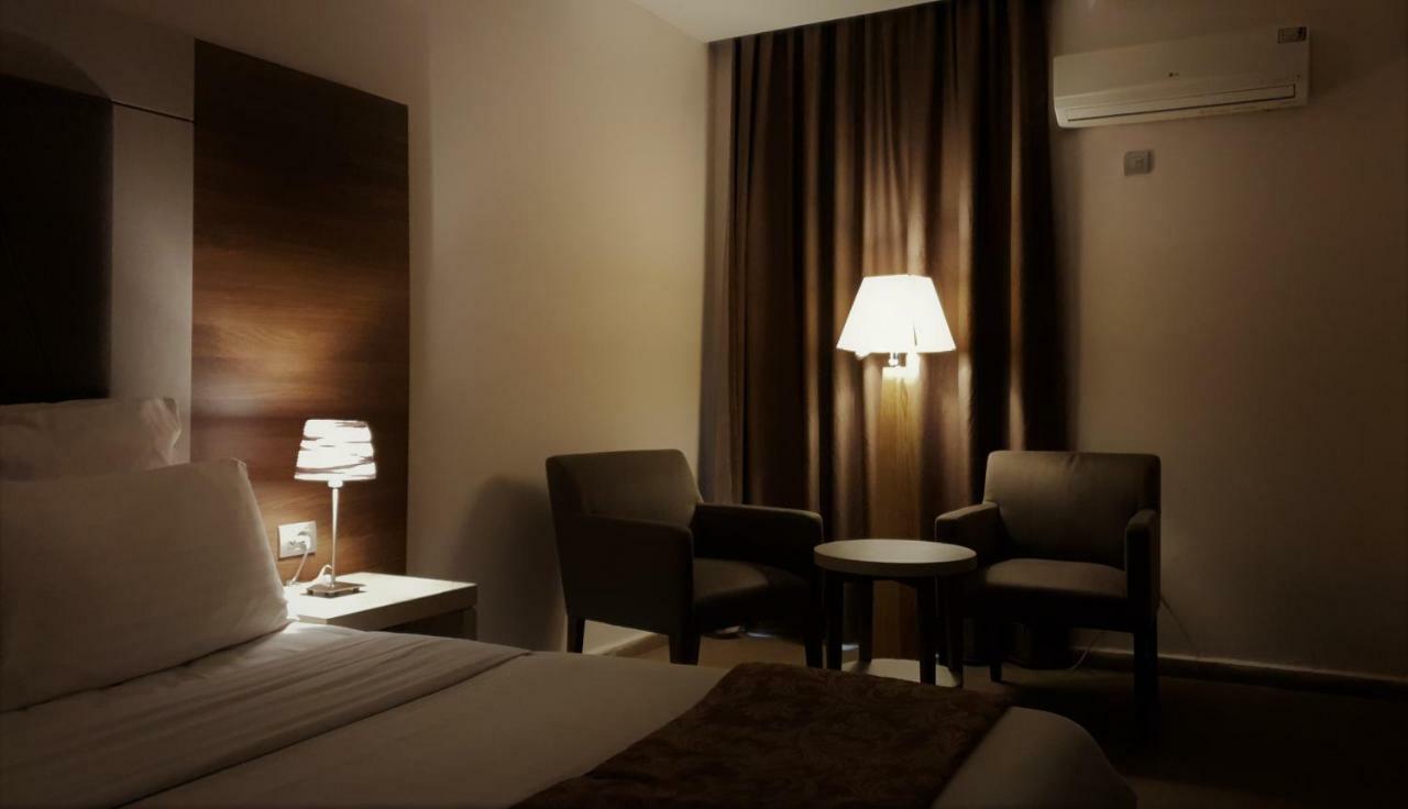 Grand Hotel Central Conakry Esterno foto