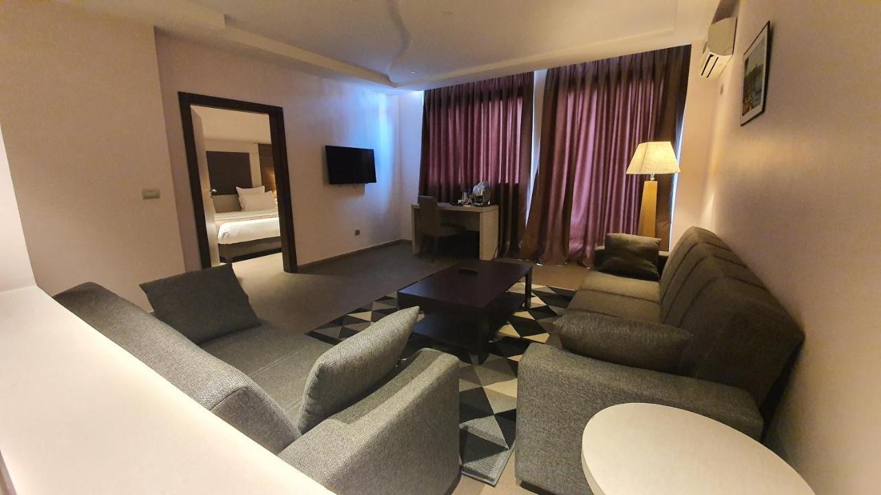 Grand Hotel Central Conakry Esterno foto